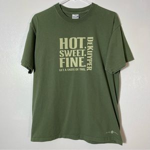 Gildan, Dekuyper Beer Graphic T-Shirt. Size Medium. In excellent condition!